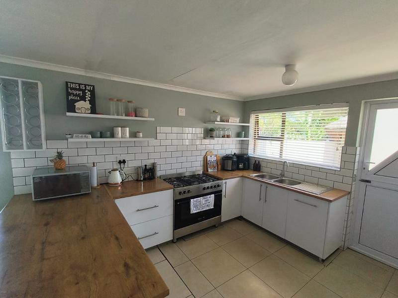 To Let 3 Bedroom Property for Rent in St Dumas Western Cape